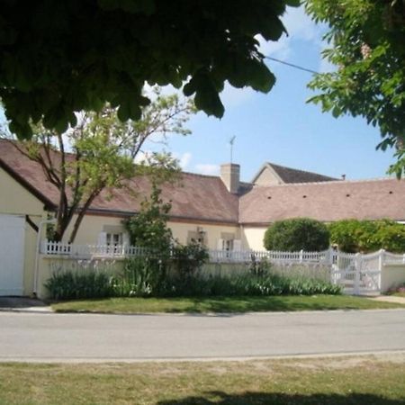 Les Glycines De Bougy Bed & Breakfast Екстериор снимка