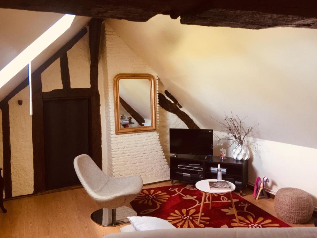 Les Glycines De Bougy Bed & Breakfast Екстериор снимка