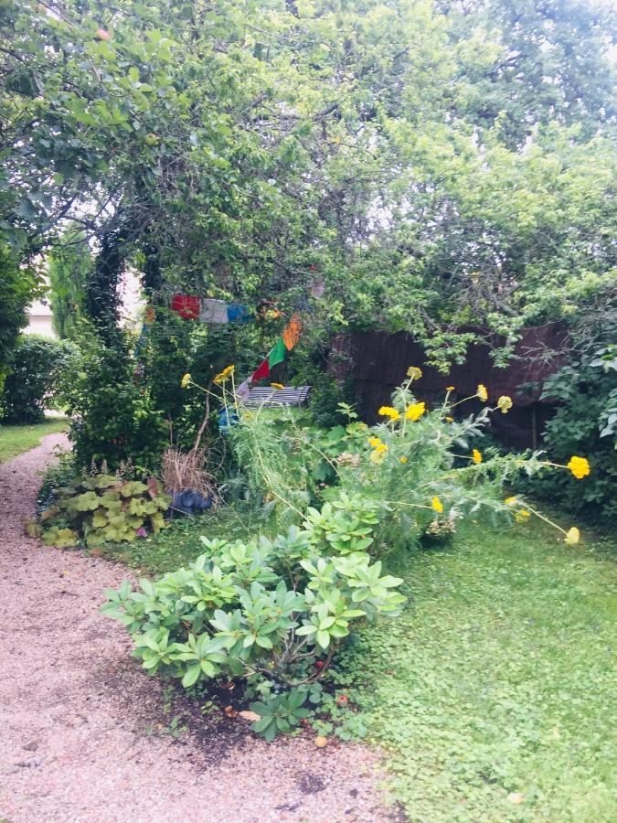 Les Glycines De Bougy Bed & Breakfast Екстериор снимка