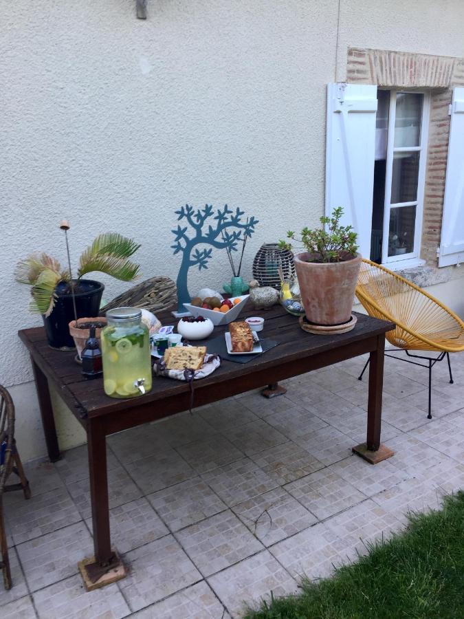 Les Glycines De Bougy Bed & Breakfast Екстериор снимка