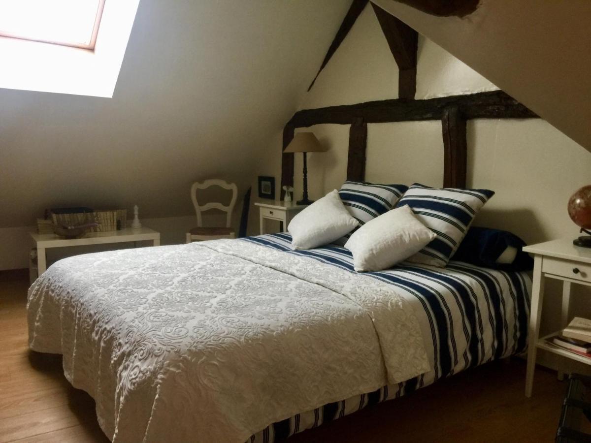 Les Glycines De Bougy Bed & Breakfast Екстериор снимка
